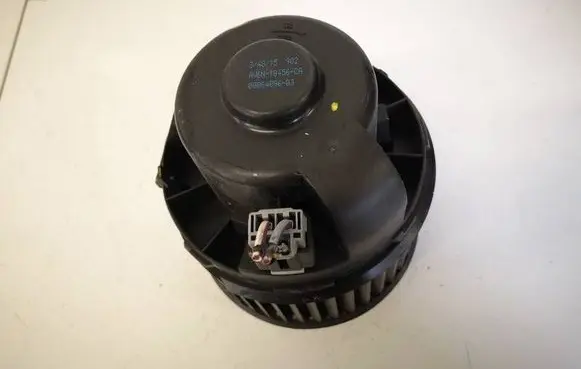 Ford Focus Heater fan/blower AV6N18456CA