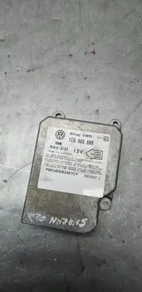 Volkswagen Golf IV Airbag control unit/module 1C0909605 39010207C 5WK43121