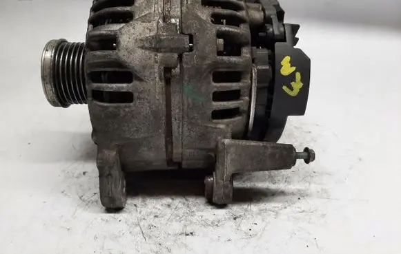 Volkswagen Tiguan Generator/alternator 03F903023D