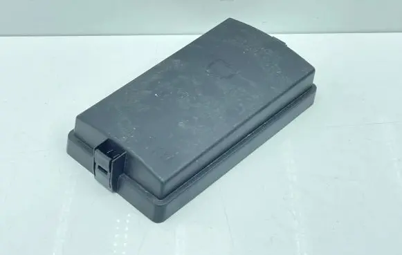 Volkswagen Touran III Fuse box cover 5Q0937132B