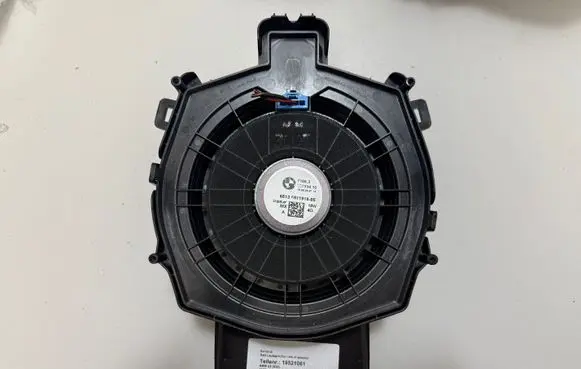 BMW X4 G02 Subwoofer speaker 6811918