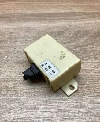 Audi A4 S4 B5 8D Immobilizer control unit/module 4A0953234F WITHPLUG