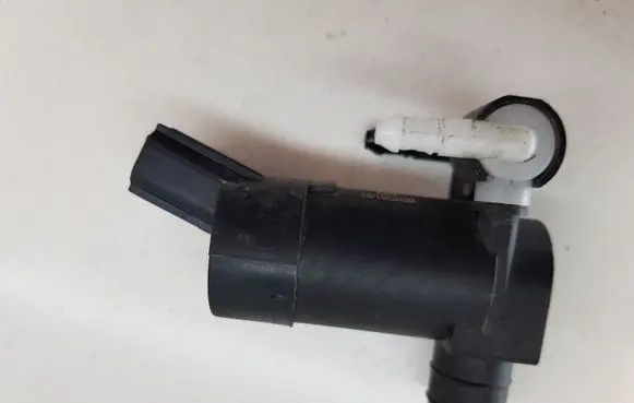 Ford Mondeo MK IV Headlight washer pump 52048