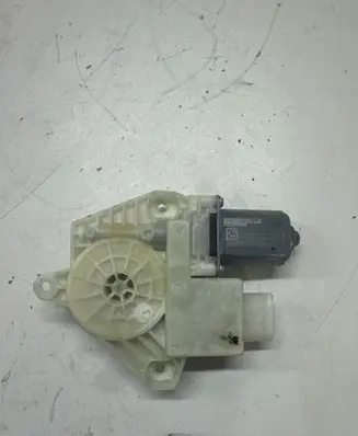 BMW 5 G30 G31 Front door window regulator motor 7455081