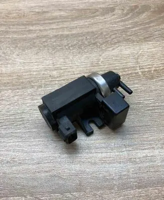 BMW 5 E39 Turbo solenoid valve 2247906 72279600 Used