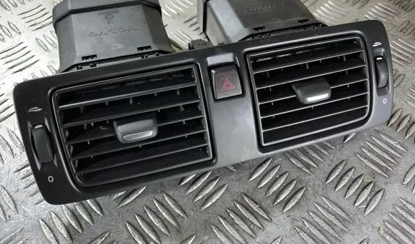 Volvo C70 Dash center air vent grill