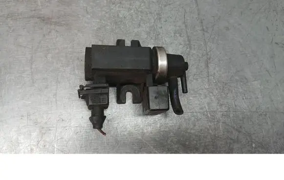 BMW 3 E46 Vacuum valve 72279600