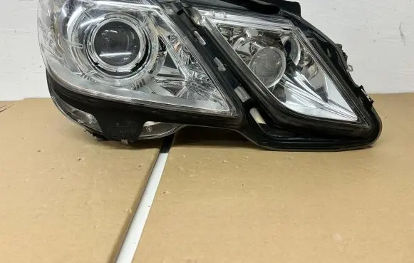 Mercedes-Benz E W212 Headlight/headlamp A2128205801