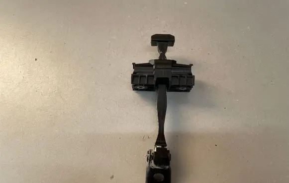 Skoda Octavia Mk3 (5E) Rear door check strap stopper