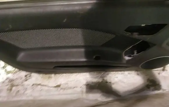 Hyundai Tiburon Front door card panel trim