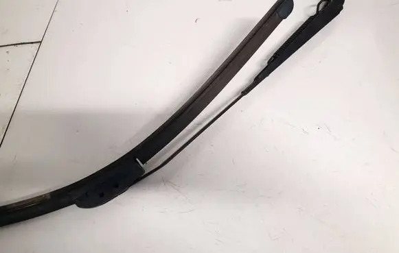 Dodge Caliber Front wiper blade arm