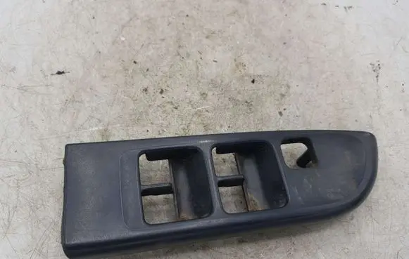 Subaru Impreza II Front door window switch trim NOCODE