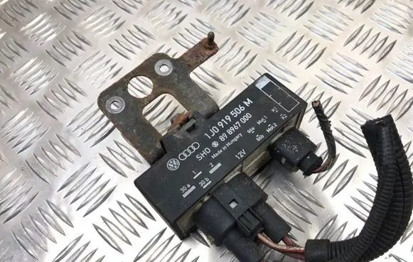 Coolant fan relay