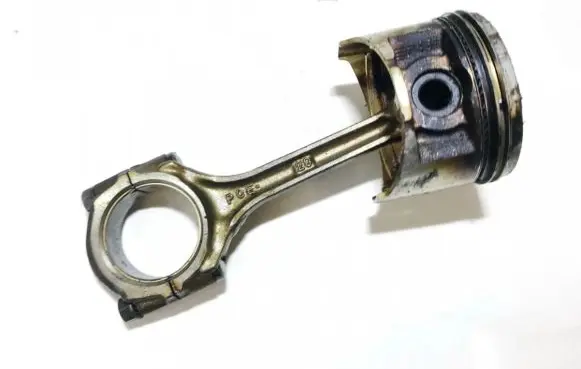 Honda Accord Piston with connecting rod p0e29