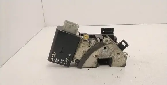 BMW 5 E39 Front door lock 8352165 40620751 6711