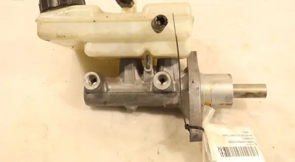 Renault Master III Master brake cylinder 250Q4KK6