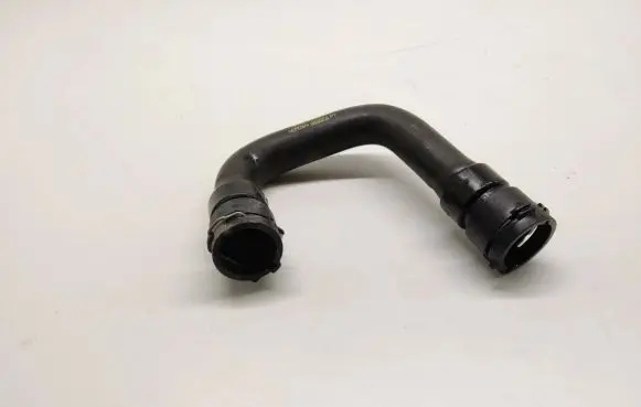 Land Rover Discovery Sport Engine coolant pipe/hose GJ328B159AA