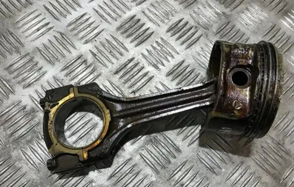 Mercedes-Benz E W210 Piston with connecting rod 089149