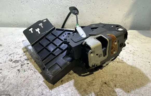 Ford Fiesta Rear door lock AM5AR26412AE 407441388