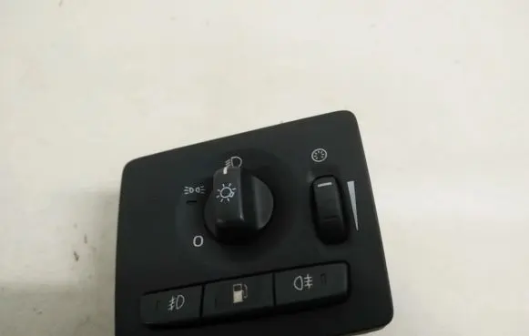 Volvo V50 Light switch 30669735 19206
