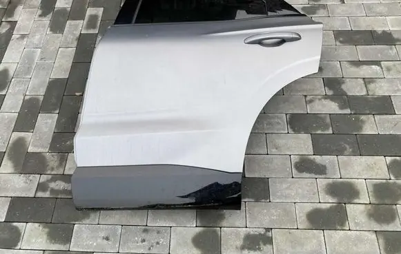 Renault Austral Rear door 