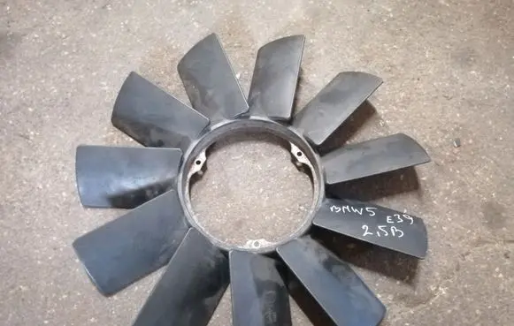 BMW 5 E39 Fan impeller 1712058