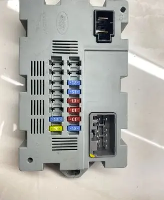 Land Rover Discovery Sport Fuse module CPLA14Q073AA 73707520 71739084