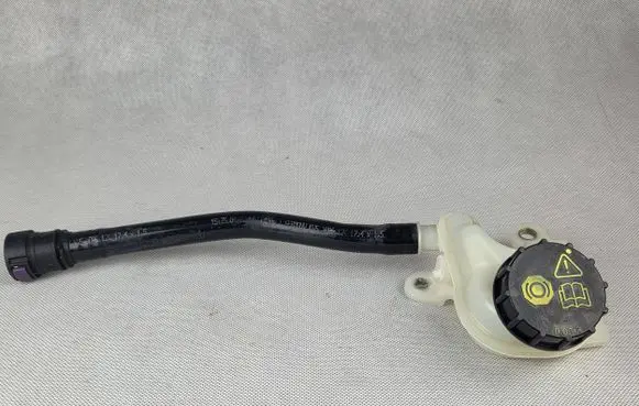 Ford Fiesta Brake fluid reservoir 8V512K478AE 1704JBZ02A