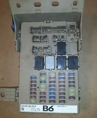 Subaru Outback (BS) Fuse module 82201AL052