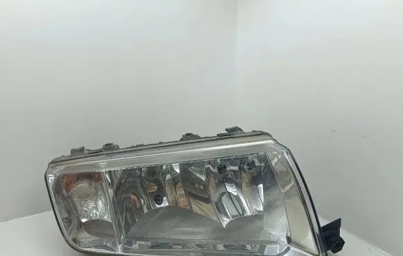 Skoda Fabia Mk1 (6Y) Headlight/headlamp 246366