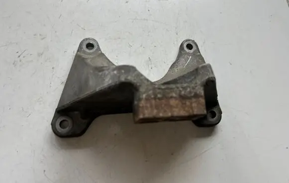 BMW 5 E60 E61 Gearbox mounting bracket 6761107