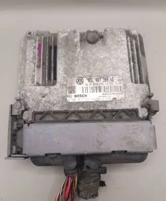 Volkswagen PASSAT B7 Engine control unit/module 03L907309AE 0281017946