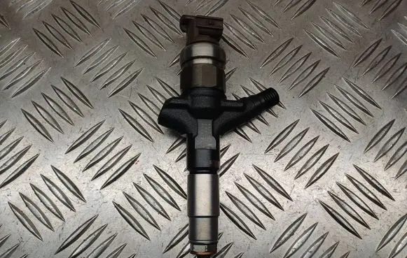 Subaru Outback Fuel injector 16613AA020 08K07182