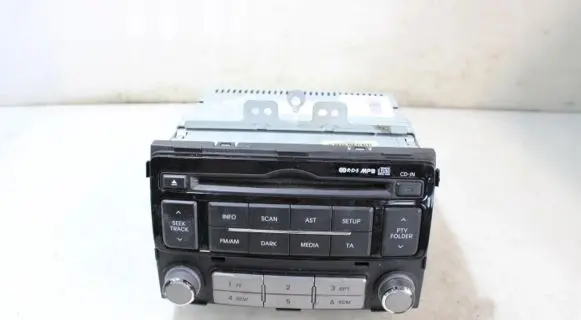 Hyundai i20 (PB PBT) Radio/GPS head unit trim 