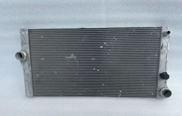 BMW 5 F10 F11 Coolant radiator 8509175 N2238003