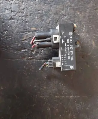 Volkswagen Sharan Coolant fan relay 357919506 898718000