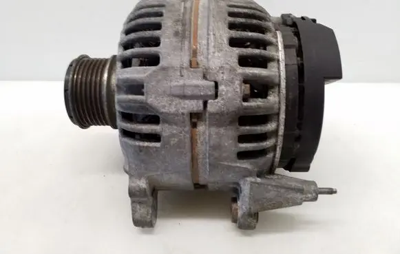 Volkswagen Golf V Generator/alternator 06F903023F