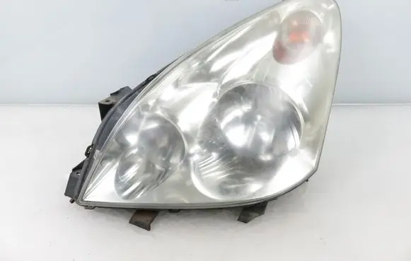 Toyota Corolla Verso E121 Headlight/headlamp 