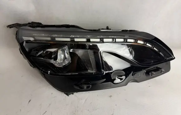 Peugeot 3008 II Headlight/headlamp 9826572680