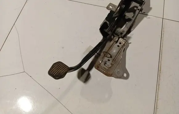 Ford Focus C-MAX Brake pedal 3M512467AP 3M51-2467-AP