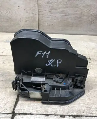 BMW 5 F10 F11 Rear door lock A053702 729461