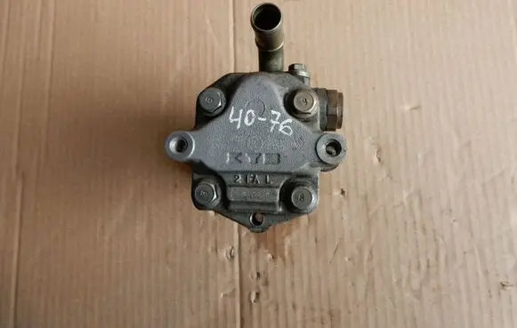 Volkswagen Golf IV Power steering pump 1J0422154B 4076