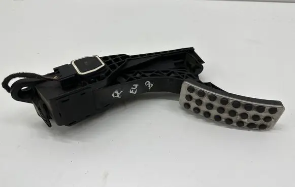 Mercedes-Benz R W251 Accelerator throttle pedal A1643000104