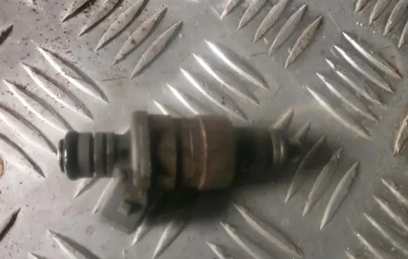 Ford Ka Fuel injector 95bfbc