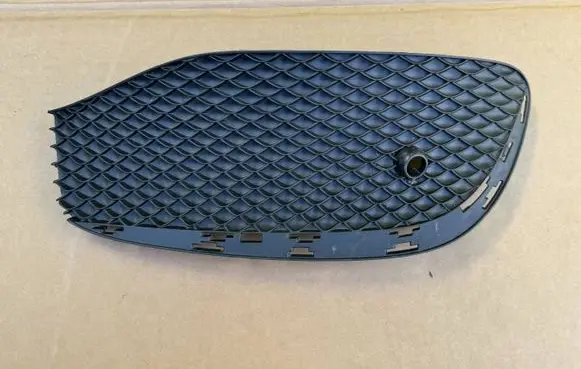 Mercedes-Benz E W213 Front bumper lower grill A2138850822