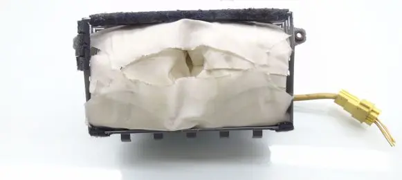 Mitsubishi Grandis Passenger airbag