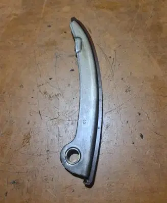 Nissan Qashqai Slide rail for timing chain 