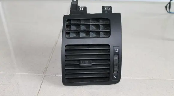 Volkswagen Touran I Dashboard side air vent grill/cover trim 1T0819703B