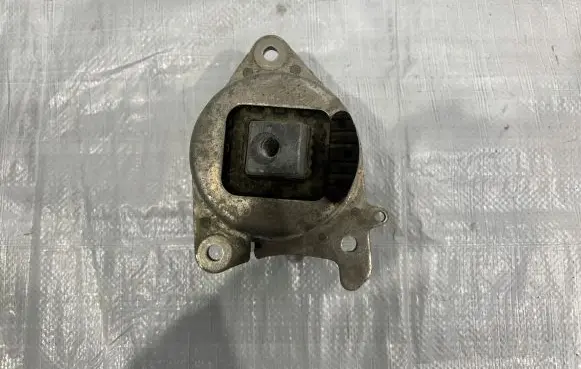 Alfa Romeo Stelvio Engine mount bracket 50551510