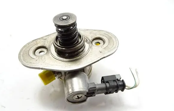 Mini One - Cooper F56 F55 Fuel injection high pressure pump 0261520249 3006761845